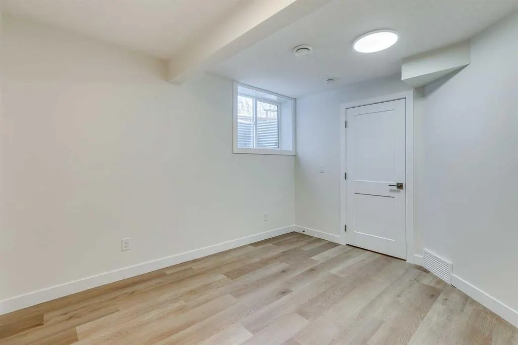47 Midvalley Rise SE