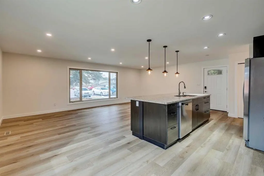 47 Midvalley Rise SE