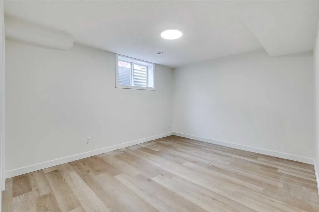 47 Midvalley Rise SE