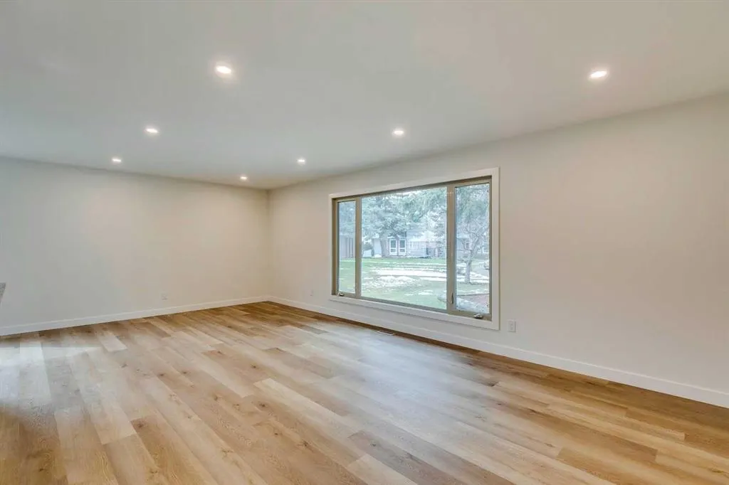 47 Midvalley Rise SE
