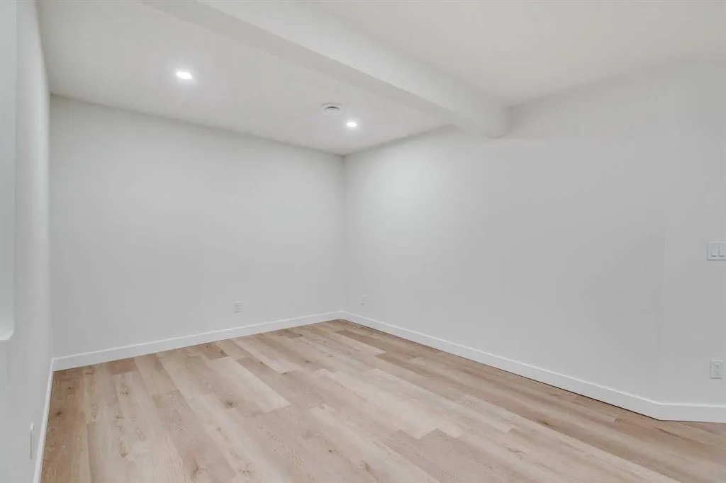 47 Midvalley Rise SE