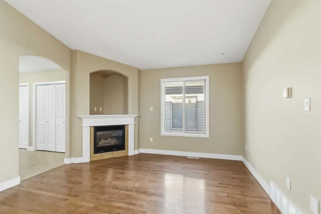120 Hawthorn Way