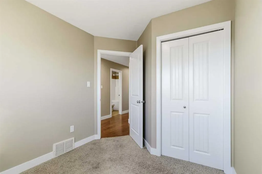 120 Hawthorn Way