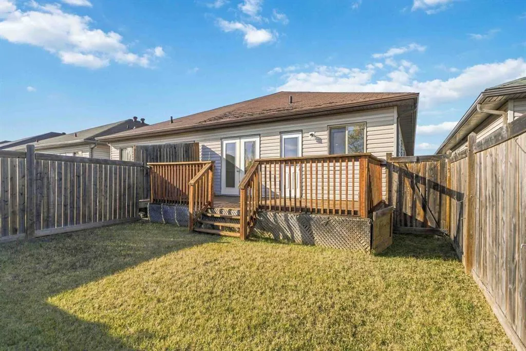120 Hawthorn Way