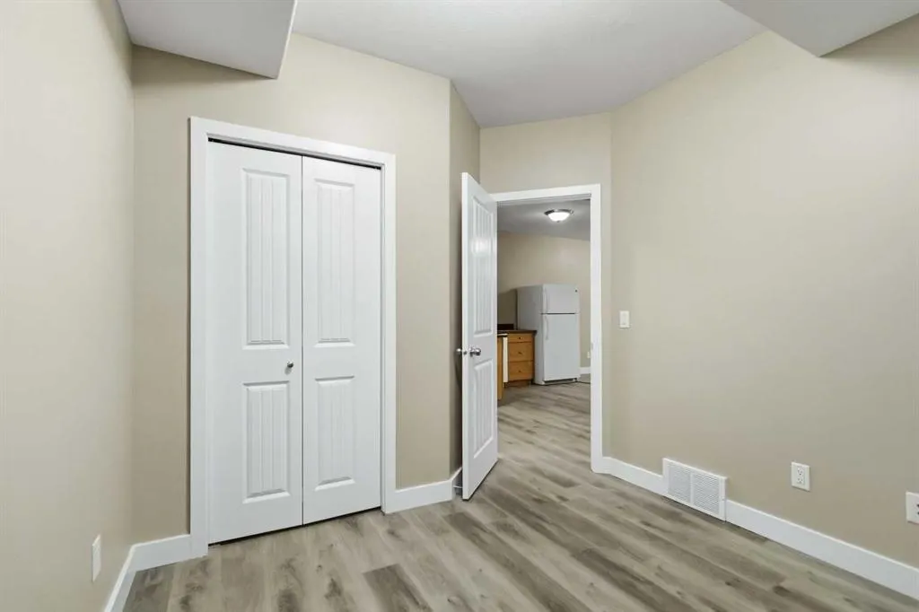 120 Hawthorn Way
