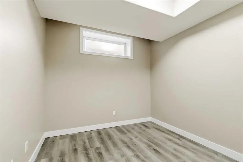120 Hawthorn Way
