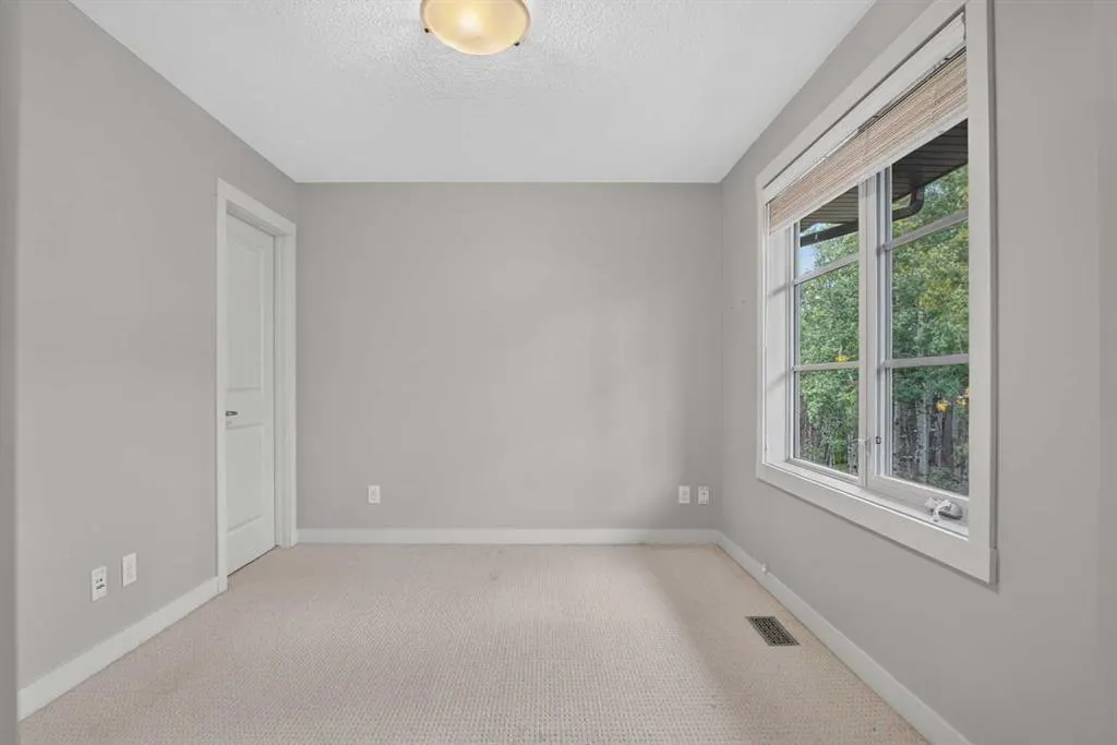 57 Aspen Hills Terrace SW