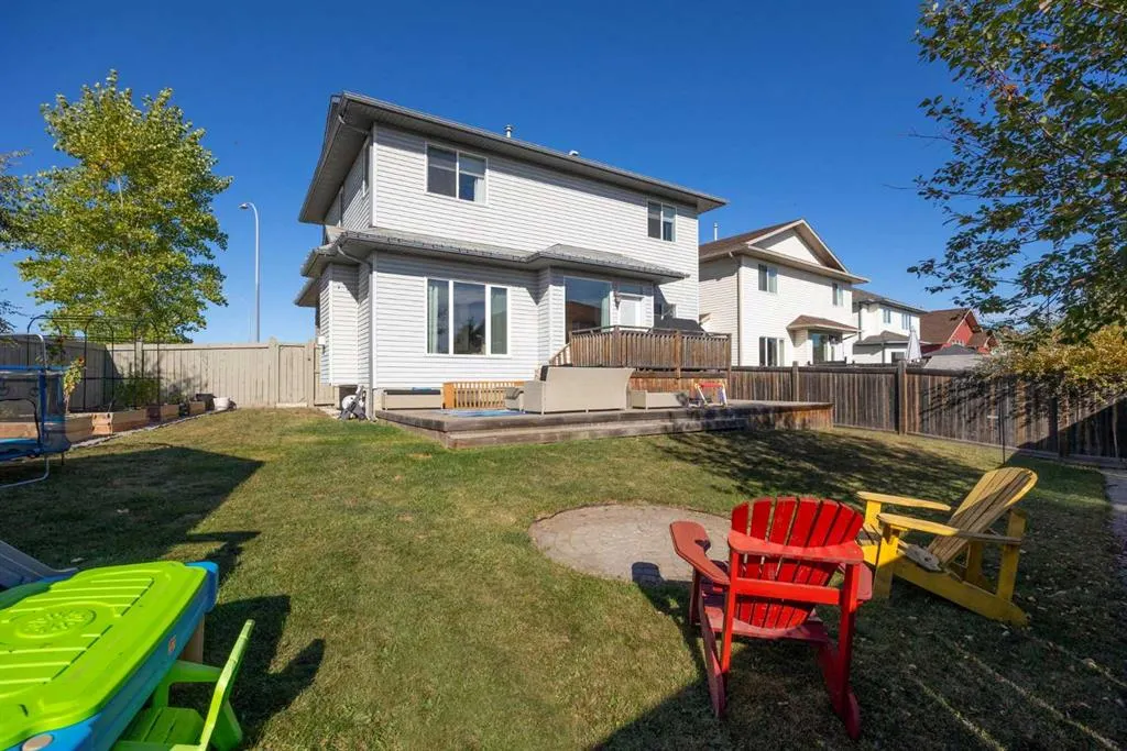 101 Red Lily Gate