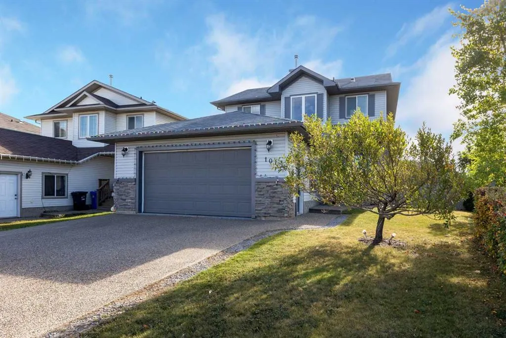 101 Red Lily Gate