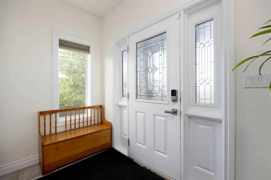 101 Red Lily Gate