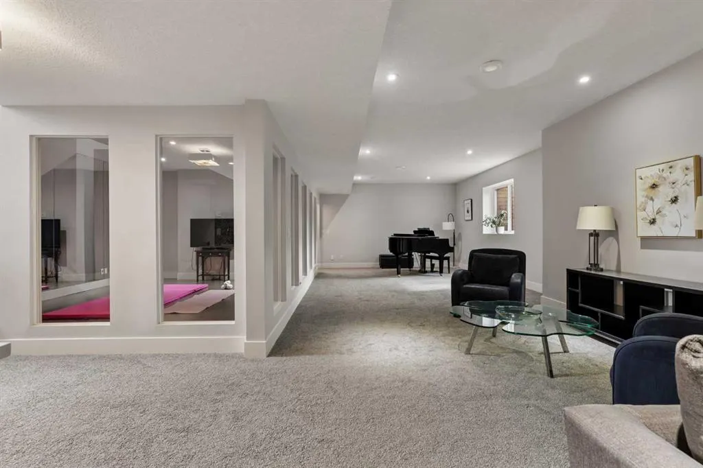 19 Stoneypointe Place