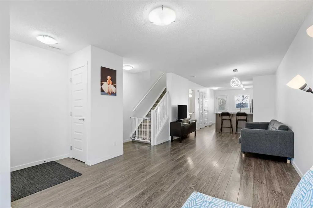 111 Auburn Bay Street SE