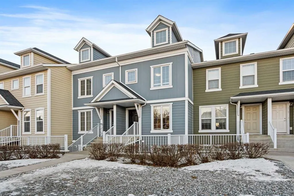111 Auburn Bay Street SE
