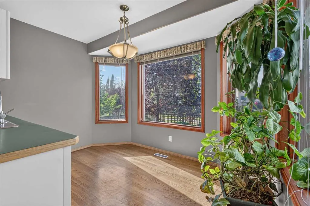 148 Sierra Madre Crescent SW