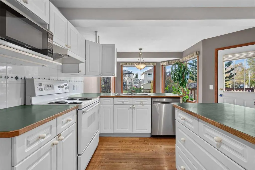 148 Sierra Madre Crescent SW