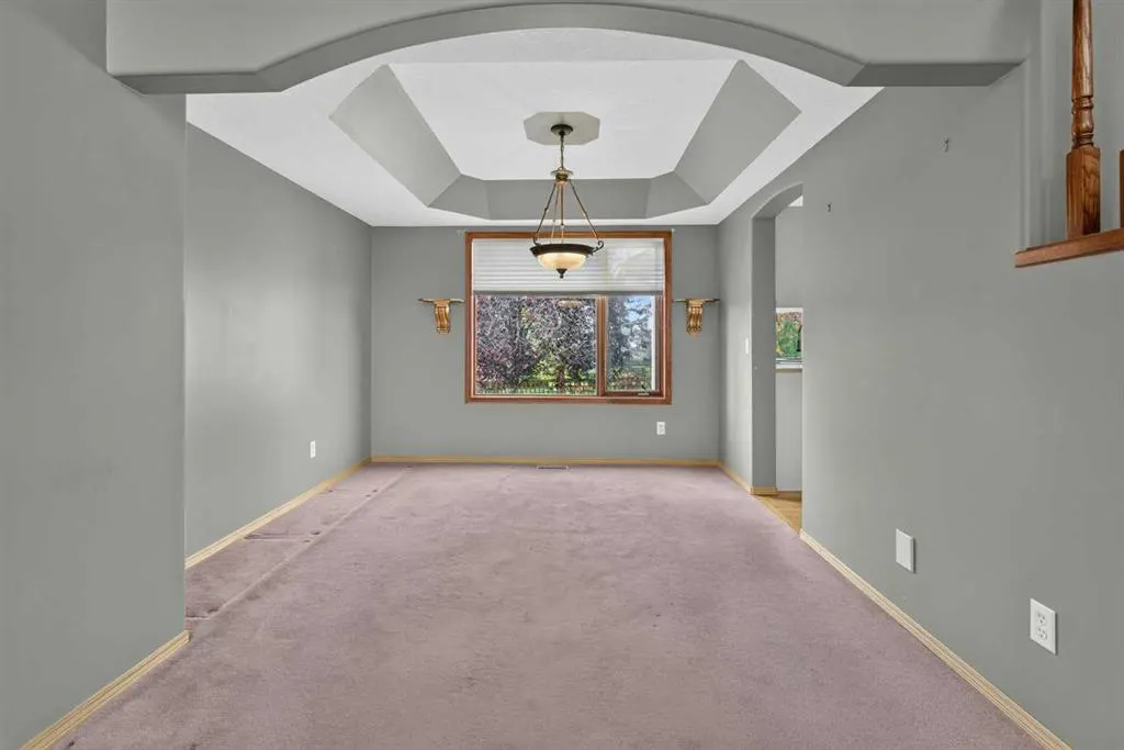 148 Sierra Madre Crescent SW