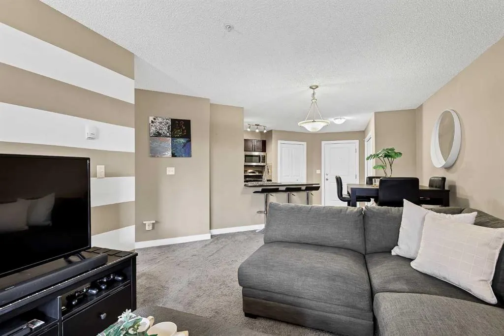 15 Saddlestone Way NE #209