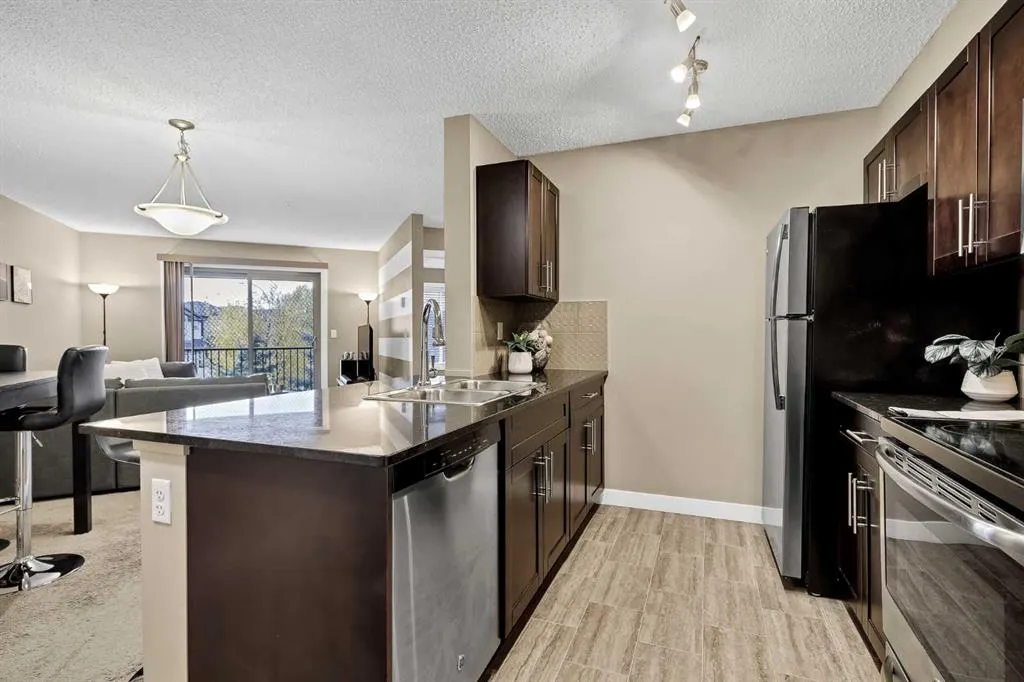 15 Saddlestone Way NE #209