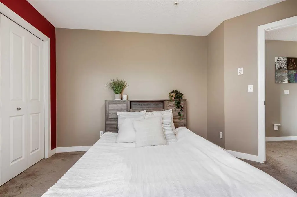 15 Saddlestone Way NE #209