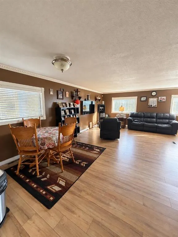 128 Grandview Crescent