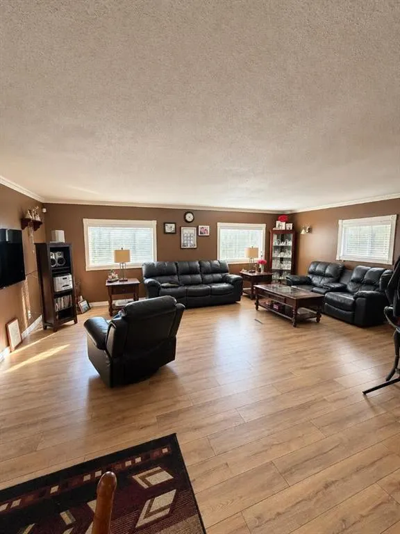 128 Grandview Crescent