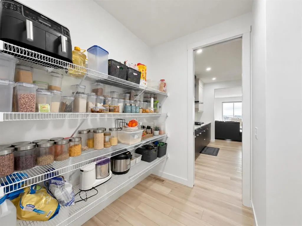72 Calhoun View NE