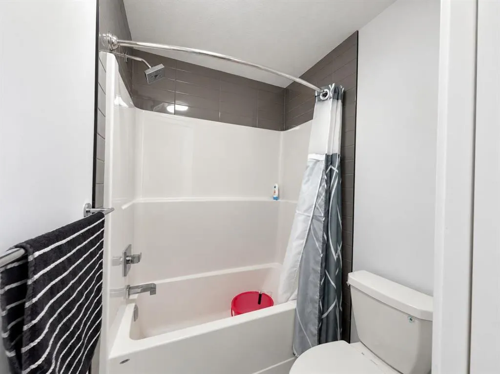 72 Calhoun View NE