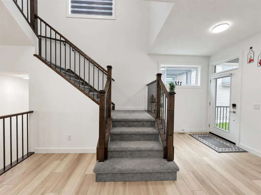 72 Calhoun View NE