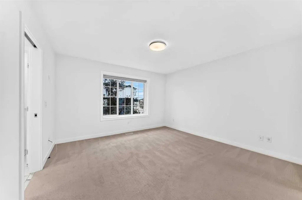 107 Cornerstone Path NE