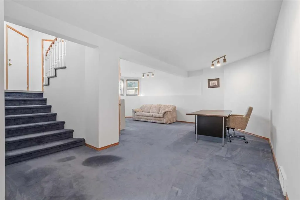 28 Harvest Oak Drive NE