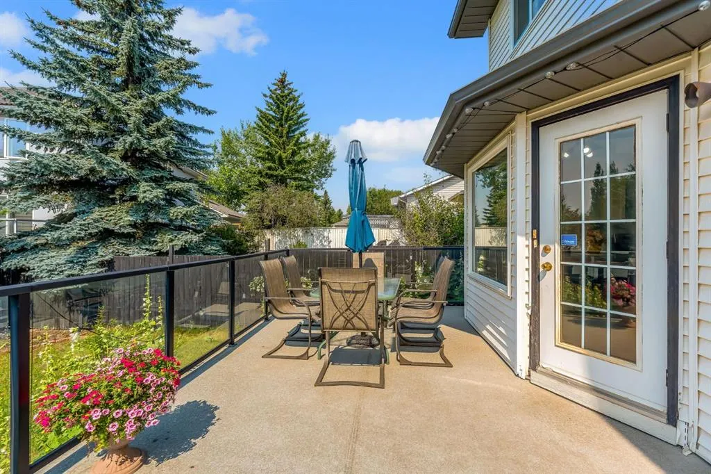 11 Arbour Summit Close NW
