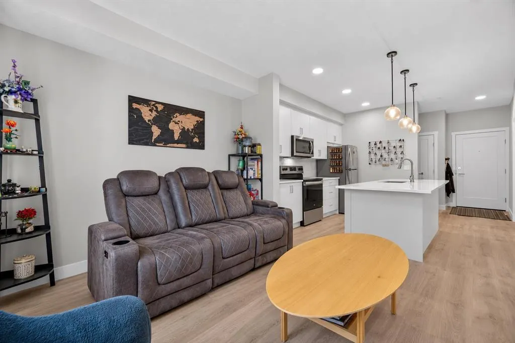 700 Shawnee Square SW #206
