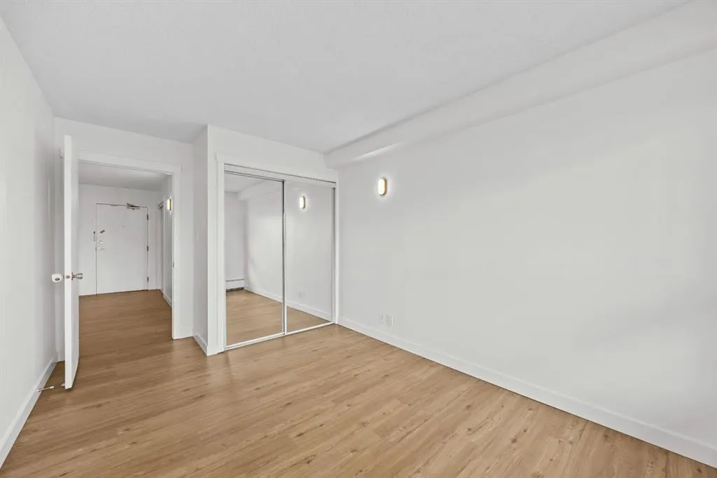 1334 12 Avenue SW #208