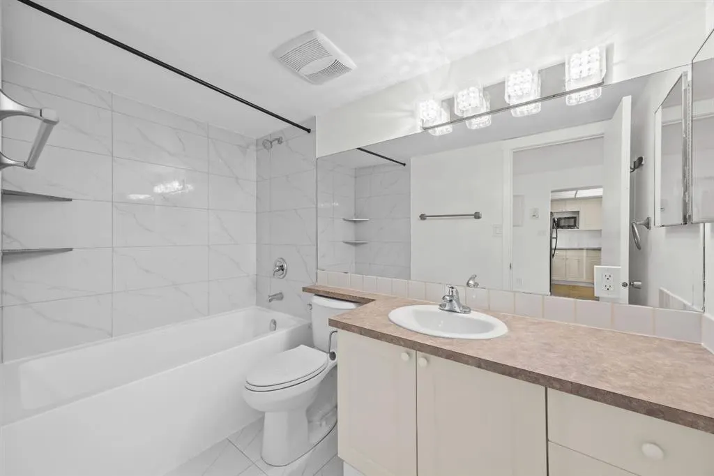 1334 12 Avenue SW #208