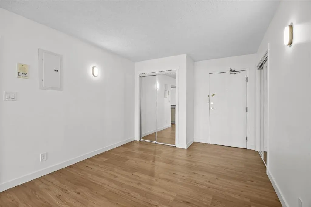 1334 12 Avenue SW #208
