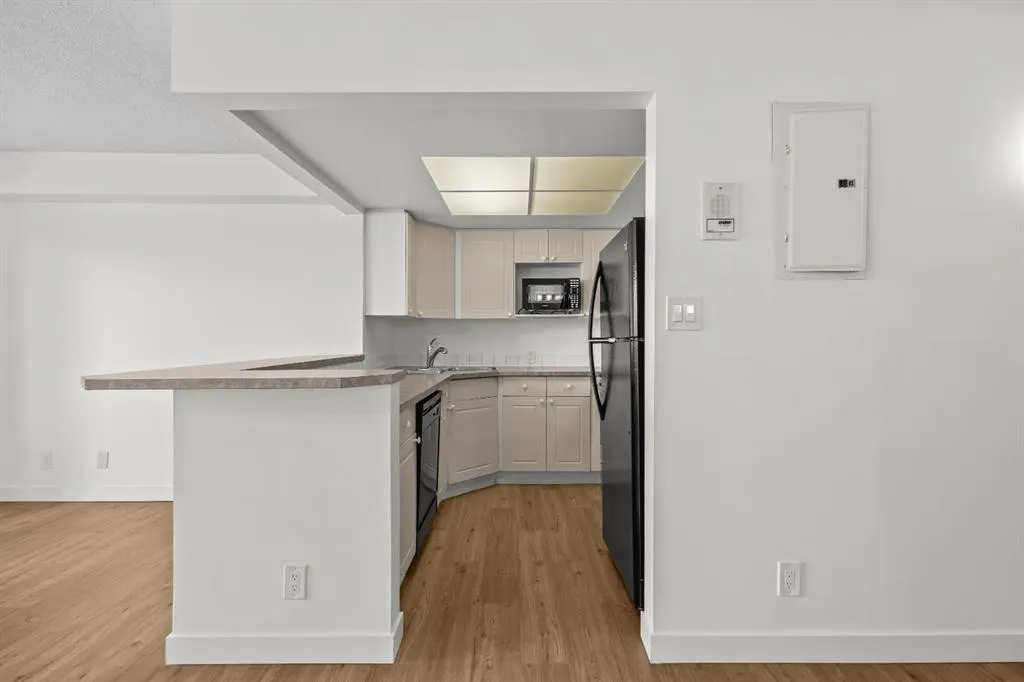1334 12 Avenue SW #208