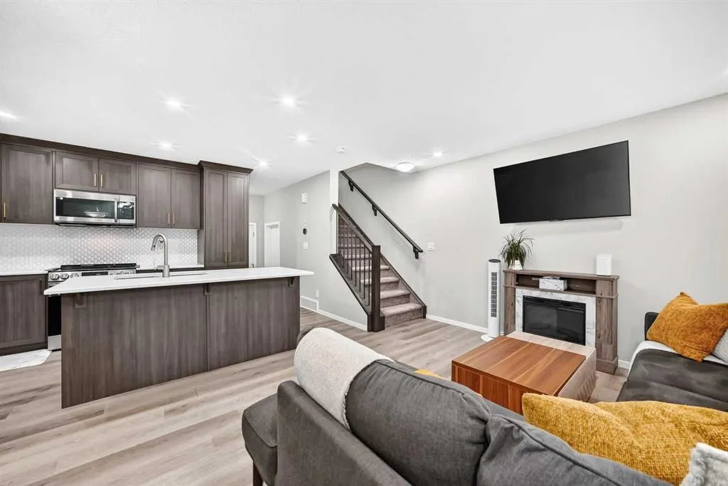 122 Yorkville Road SW