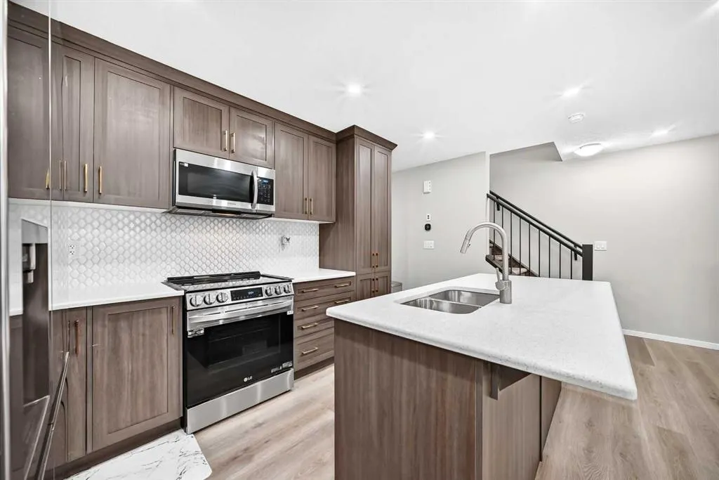 122 Yorkville Road SW