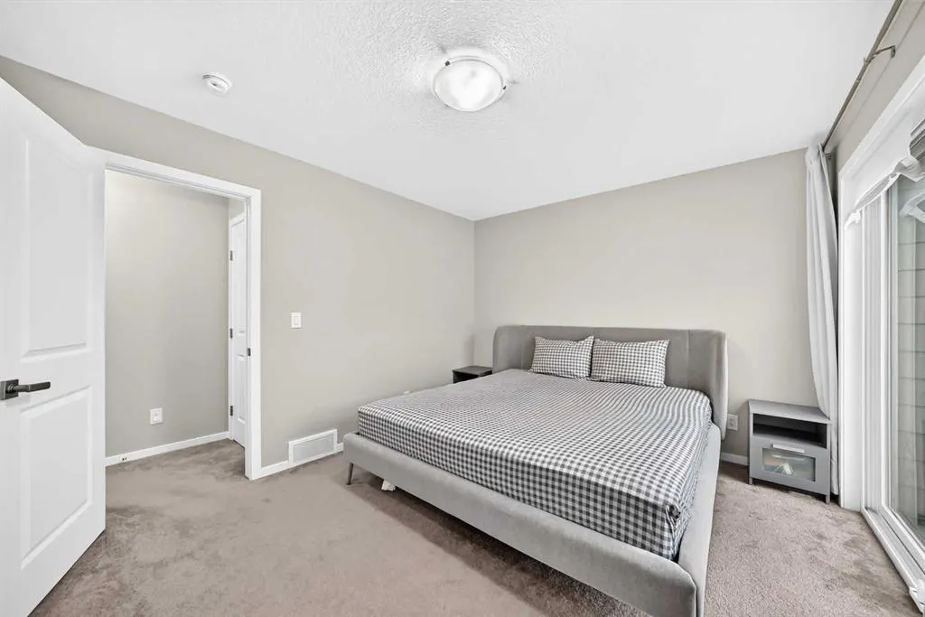 122 Yorkville Road SW