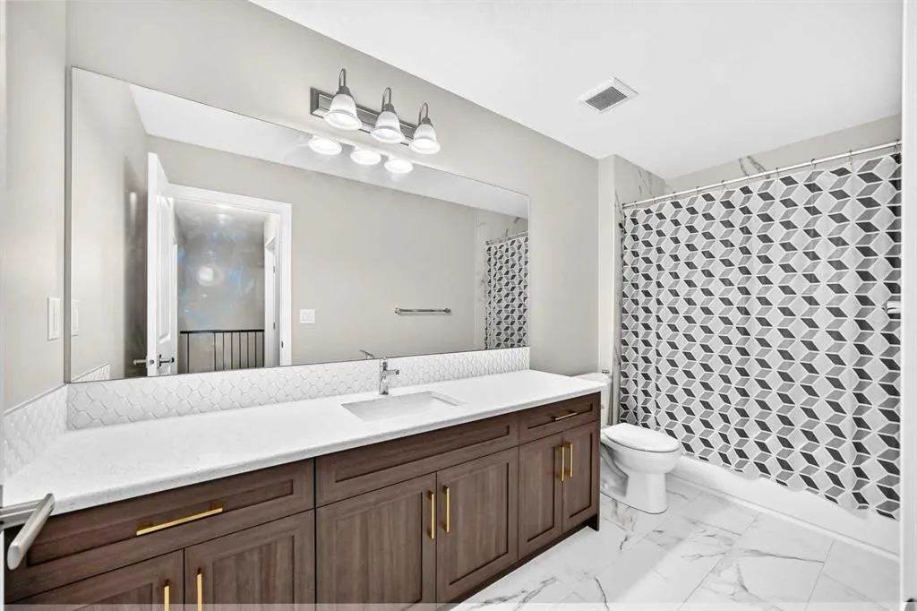 122 Yorkville Road SW