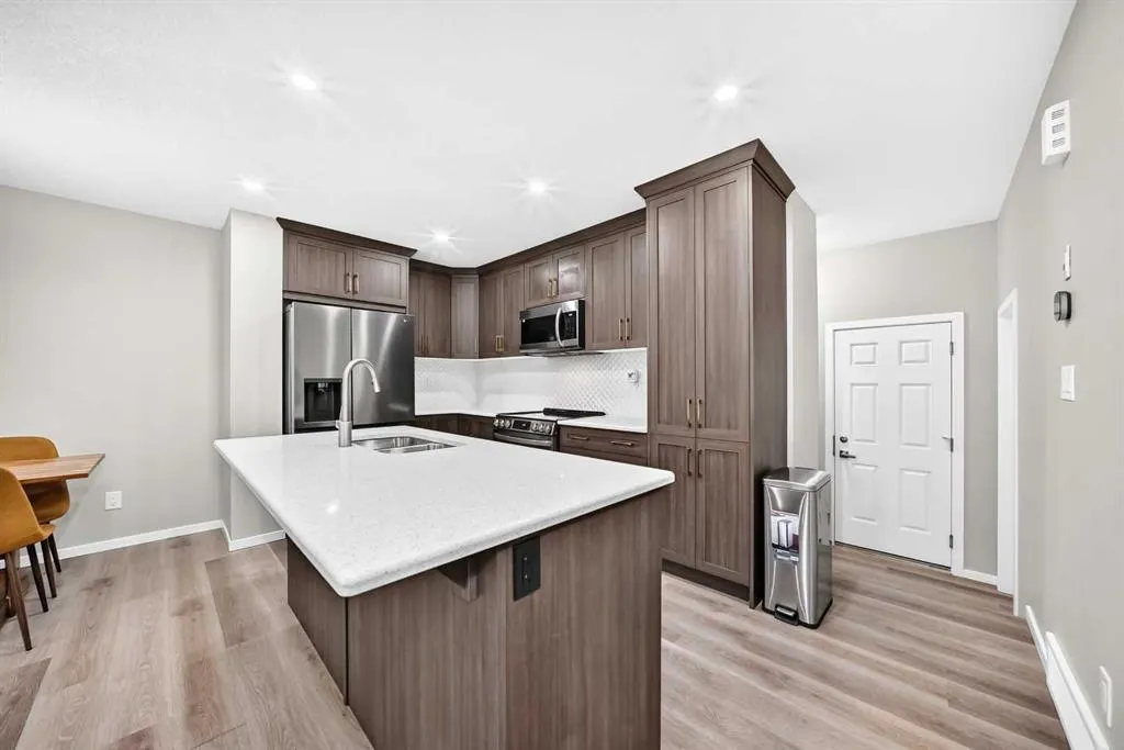 122 Yorkville Road SW
