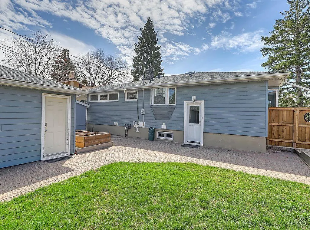 44 Granlea Place SW