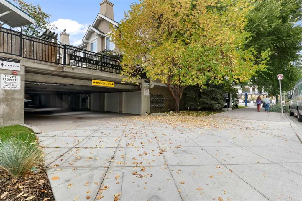 2001 34 Avenue SW #8