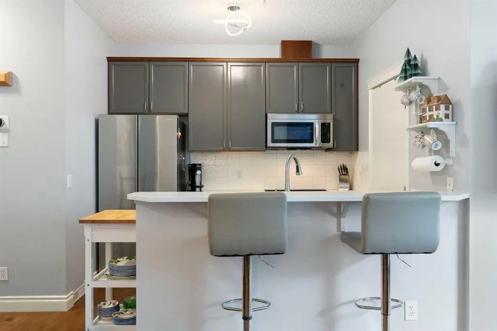 2001 34 Avenue SW #8