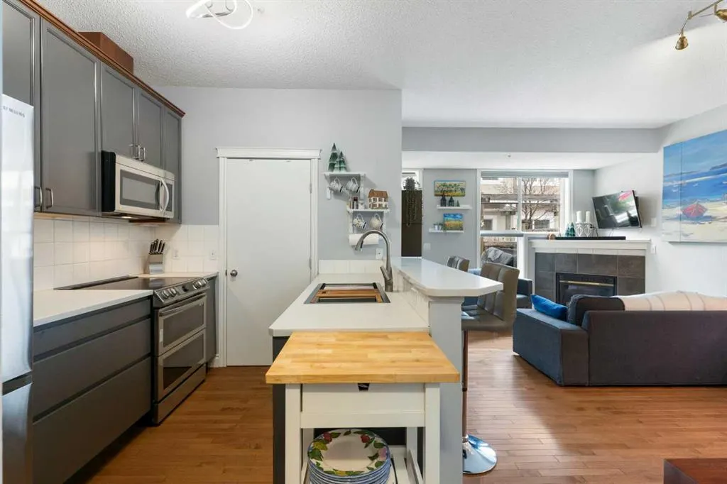 2001 34 Avenue SW #8