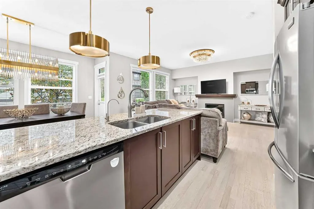 110 Coopers Common SW #901