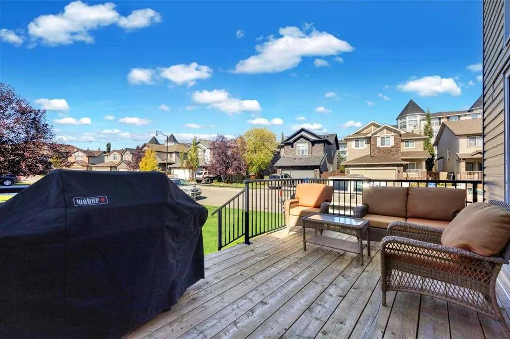 209 Crystal Green Point