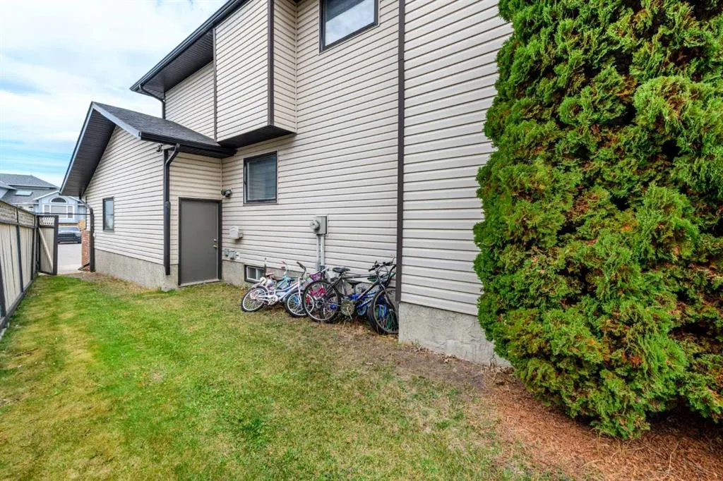 119 Pasadena Green NE
