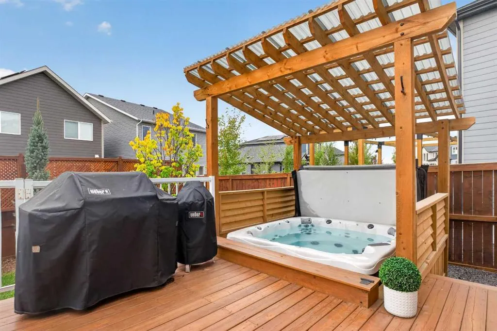 117 Legacy Glen Crescent SE
