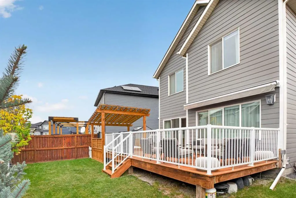 117 Legacy Glen Crescent SE